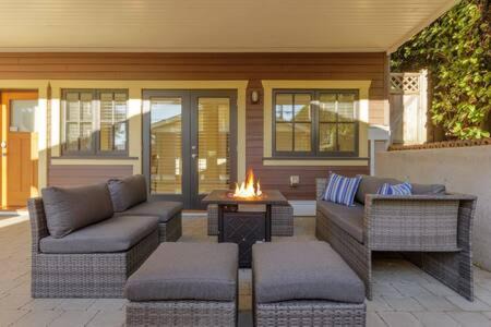 Lower Lonsdale House | Stunning 3 bedroom Secondary Suite N Van