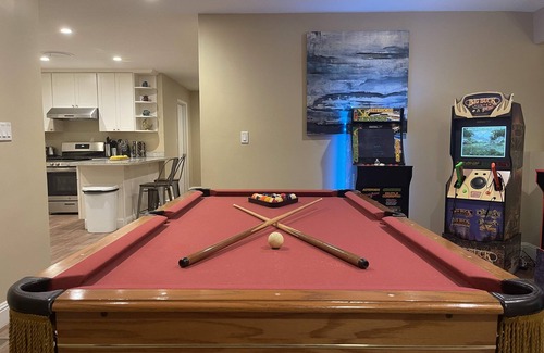 South San Francisco House | Stunning 3BR: Pool Table, Arcades, Chic Comfort