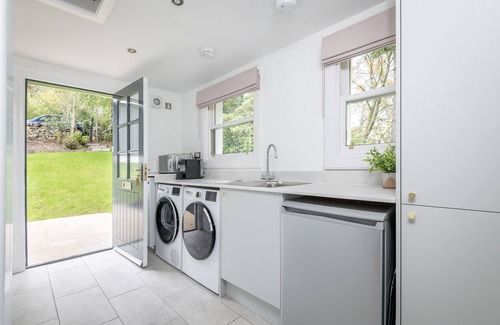 Killin House | Stunning 4 bed family home w/hot tub & huge garden