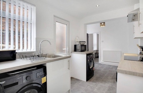 Sunderland House | Stunning 4-Bedroom, 2 Bathrooms in Sunderland