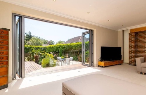 Rottingdean House | Stunning 5-bed 3-bath house close to the sea!