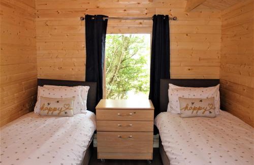 Ashton Under Hill House | Stunning 5-Bed Cabin in Ashton Under Hill