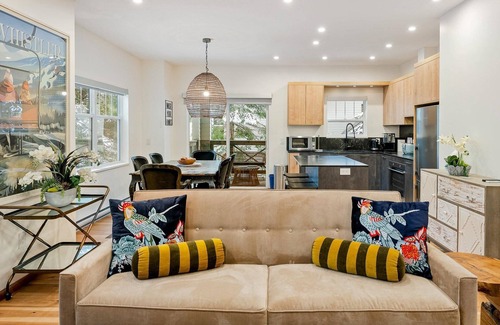 Blueberry Hill House | Stunning 5 Star one level townhouse Blueberry Hills Deer Run