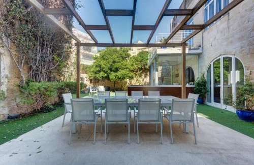 Balzan Villa | Stunning 5BR Villa with private pool & terrace by 360 Estates