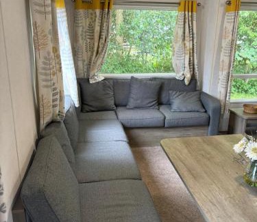 Hopton Boat Rental | Stunning 6 Berth Caravan At Broadland Sands Holiday Park Ref 20024Sv