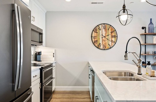 Sister Bay Condo | Stunning Adults Only, Downtown Sister Bay, Water View Condo, Walk To Everything!