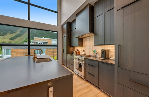 Jackson Condo | Stunning alpine condo w/balcony, hot tub, fireplace & amazing view