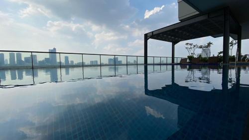 Mampang Prapatan Apartment | Stunning and Comfortable 2BR Samara Suites Apartment By Travelio
