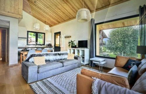 La Cote-d'Arbroz Apartment | Stunning apartment- mountain views near Morzine