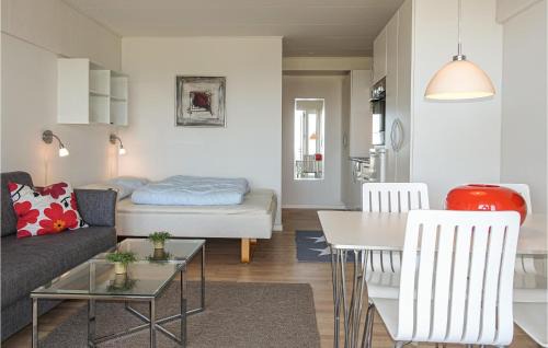 Sandkaas Apartment | Stunning Apartment In Allinge
