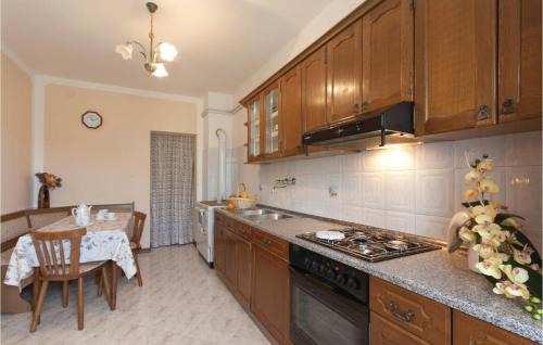 Orihi Apartment | Stunning Apartment In Barban With Wifi