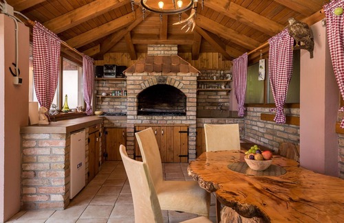Viskovo Apartment | Stunning apartment in Kastav with WiFi