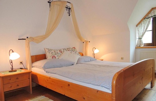Kleinraming Apartment | Stunning Apartment In Weistrach With 4 Bedrooms, Wifi And Indoor Swimming Pool