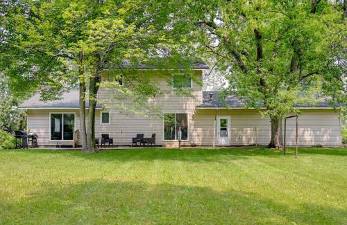 Au Gres House | Stunning Au Gres Retreat with Grill Less Than 1 Mi to Marina
