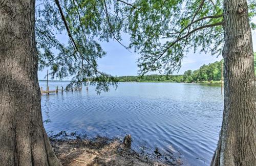 Avinger House | Stunning Avinger Retreat on Lake O the Pines