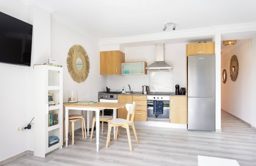 Playa San Juan Apartment | Stunning Beachfront Getaway, Your Perfect Retreat, Wifi, Garage, Sunset !