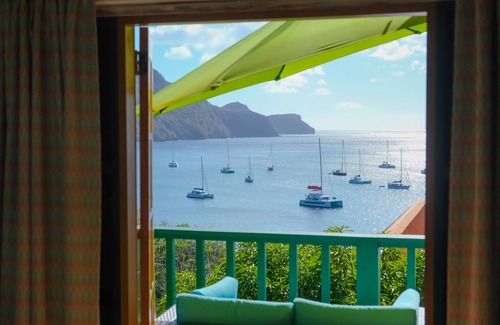 Mount Pleasant Bay Villa | Stunning, Beachfront, Sunset Views, Turtle Point 4 bedroom villa W Private Pool