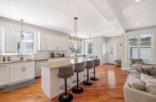 Birmingham House | Stunning Birmingham 4BR/4.5BA Home - Walk to Town!