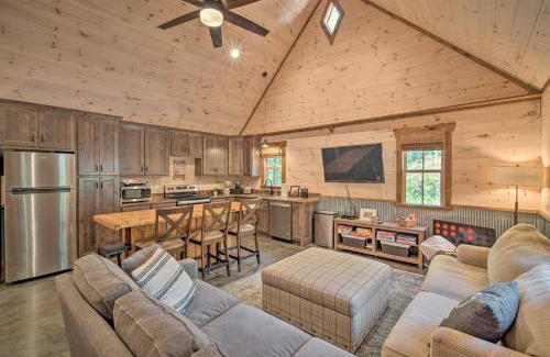 Rising Fawn House | Stunning Cabin Getaway with Private Hot Tub!