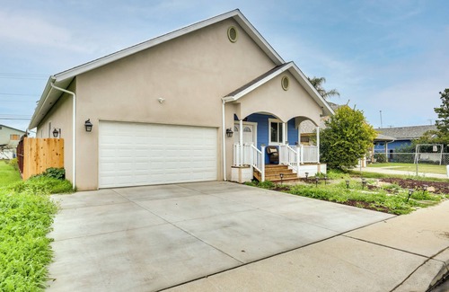Clovis Cottage | Stunning Clovis Home ~ 1 Mile to Old Town!