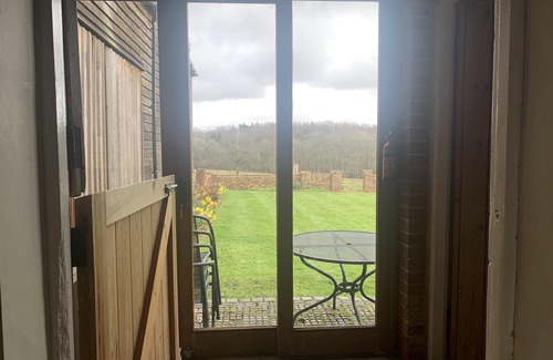 Uckfield House | Stunning converted barn set in 80 acres of glorious English countryside
