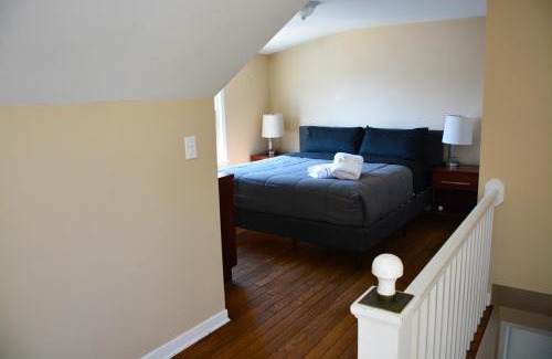 Royal Oak Apartment | Stunning Downtown Royal Oak Townhouse (909)