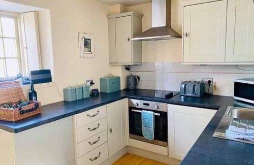 Holme Cottage | Stunning Driftwood Cottage at Holme-next-the-sea
