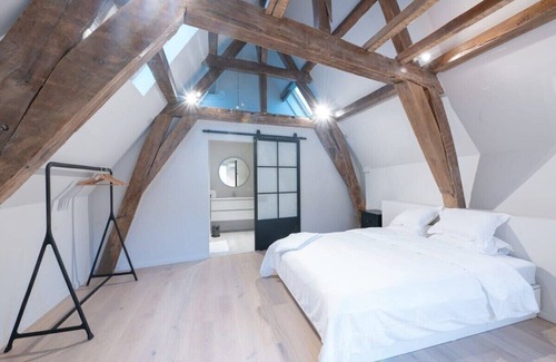 Kunstenkwartier Apartment | Stunning Duplex Apartment in Ghent Center