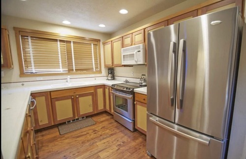 Shorepine Village House | Stunning Family Beach Home - Steps to Sand - Hot Tub/Dogs Welcome