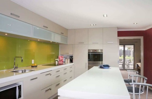 Fitzroy House | Stunning Family Holiday House in New Plymouth