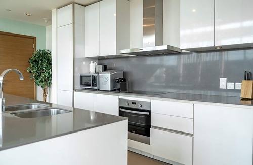 Al Wasl Apartment | Stunning Family Size Apt with Panoramic Views