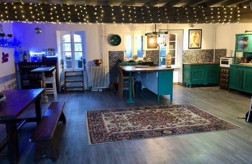 Saissac House | Stunning French house with chic luxury vibe - 5 bedroom /sleeps 8