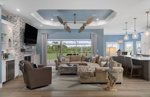 Beachview Country Club Estates House | Stunning Golf Course Estate in Beachview