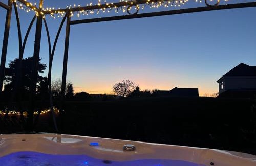 Rogerstone Apartment | Stunning guest suite with private hot tub