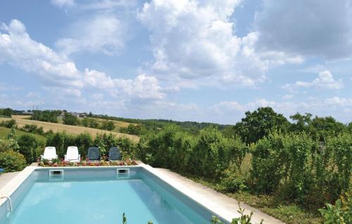 La Chapelle-Saint-Jean House | Stunning Home In La-Chapelle-Saint-Jean