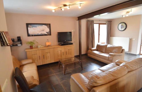 Neufchateau House | Stunning Holiday Home with Sauna in Neufchateau
