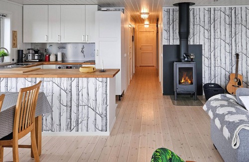 Bleik House | Stunning home in Bleik with lake view