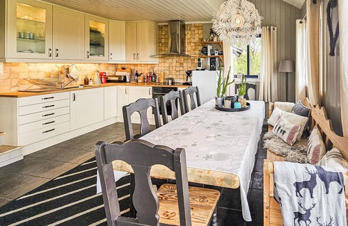Vinje House | Stunning home in Edland with sauna