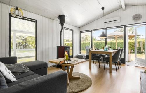 Kaldred House | Stunning Home In Eskebjerg With Kitchen