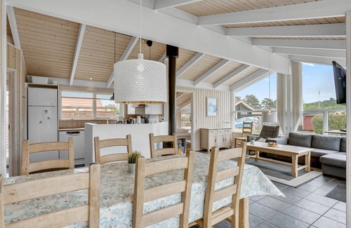 Nyborg House | Stunning home in Nyborg with WiFi