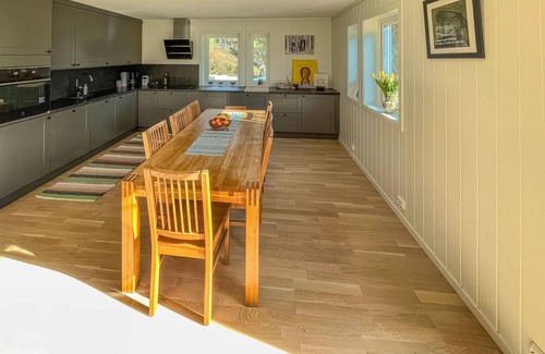Songe House | Stunning home in Songe with WiFi