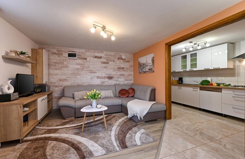 Vinica House | Stunning home in Vinica Breg with sauna