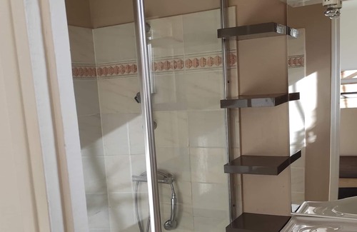 Chelles Condo | Stunning home near Disney. Free parking.