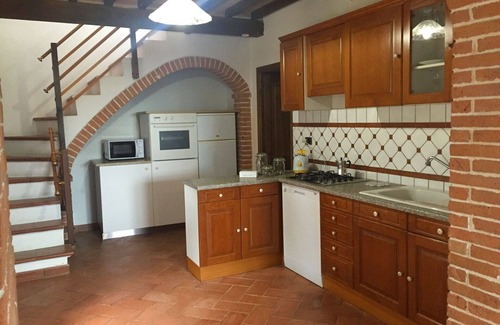 Pomarance Villa | Stunning private villa with WIFI, private pool, A/C, TV, patio, pets allowed and panoramic view