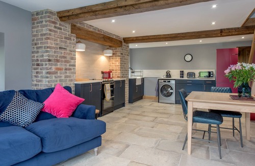 Horton House | Stunning lake view