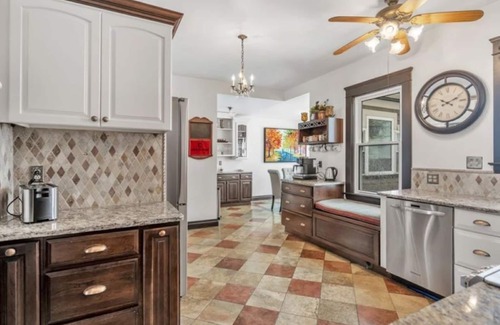 Lorain House | Stunning Lakefront Seven bedroom Century home