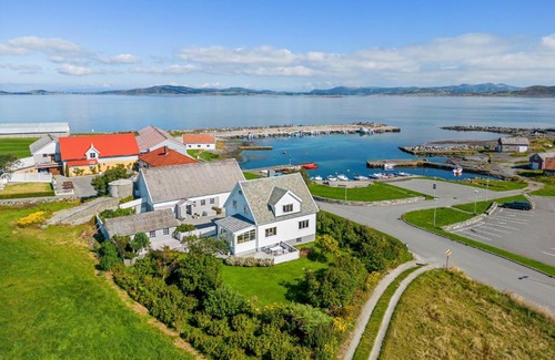 Randaberg Villa | Stunning location by the sea