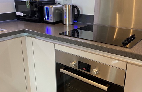 Sutton Central Apartment | Stunning & Luxury Flat