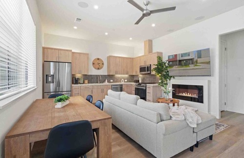 Cedars House | Stunning Luxury Townhouse in Downtown Dallas