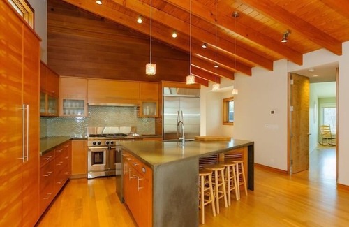 Asheville House | Stunning Modern Mountain Home, 4 BDRM/3 Baths, 8 MIN to DWTN AVL